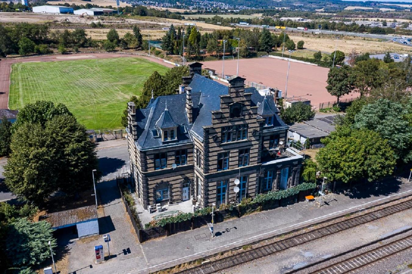 Wohnen Im Schloss - Alter Bahnhof Von Apartment