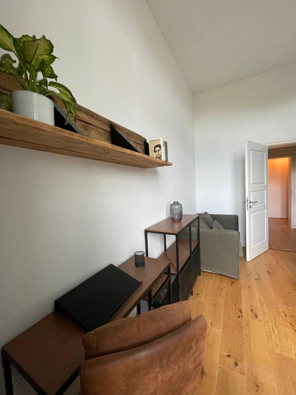 Wohnen Im Schloss - Alter Bahnhof Von Apartment Kruft