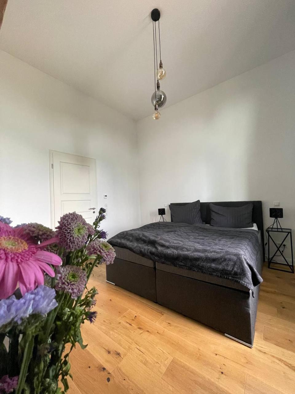 Wohnen Im Schloss - Alter Bahnhof Von Apartment