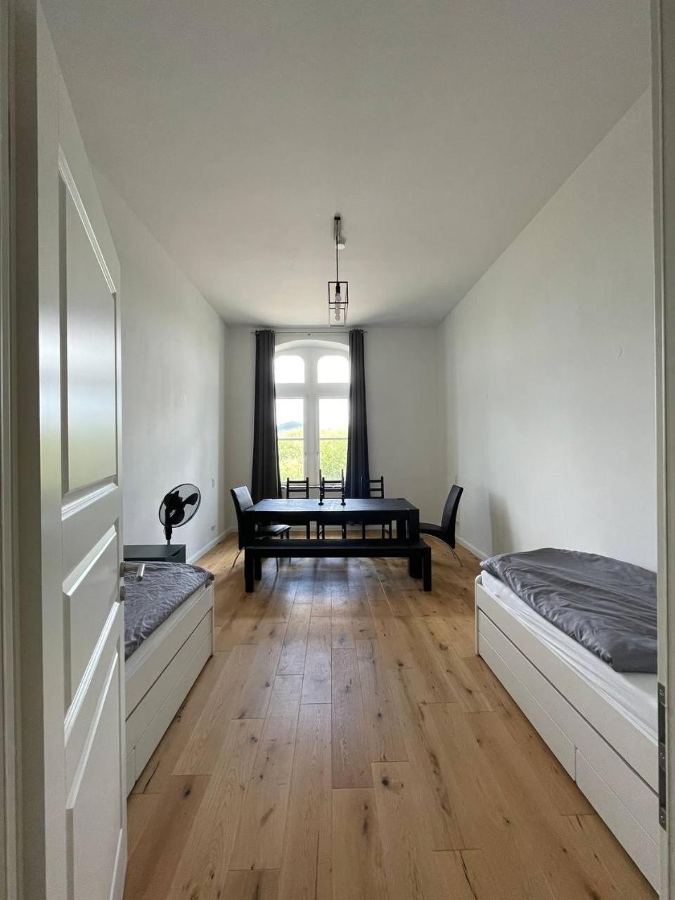 Wohnen Im Schloss - Alter Bahnhof Von Apartment Kruft