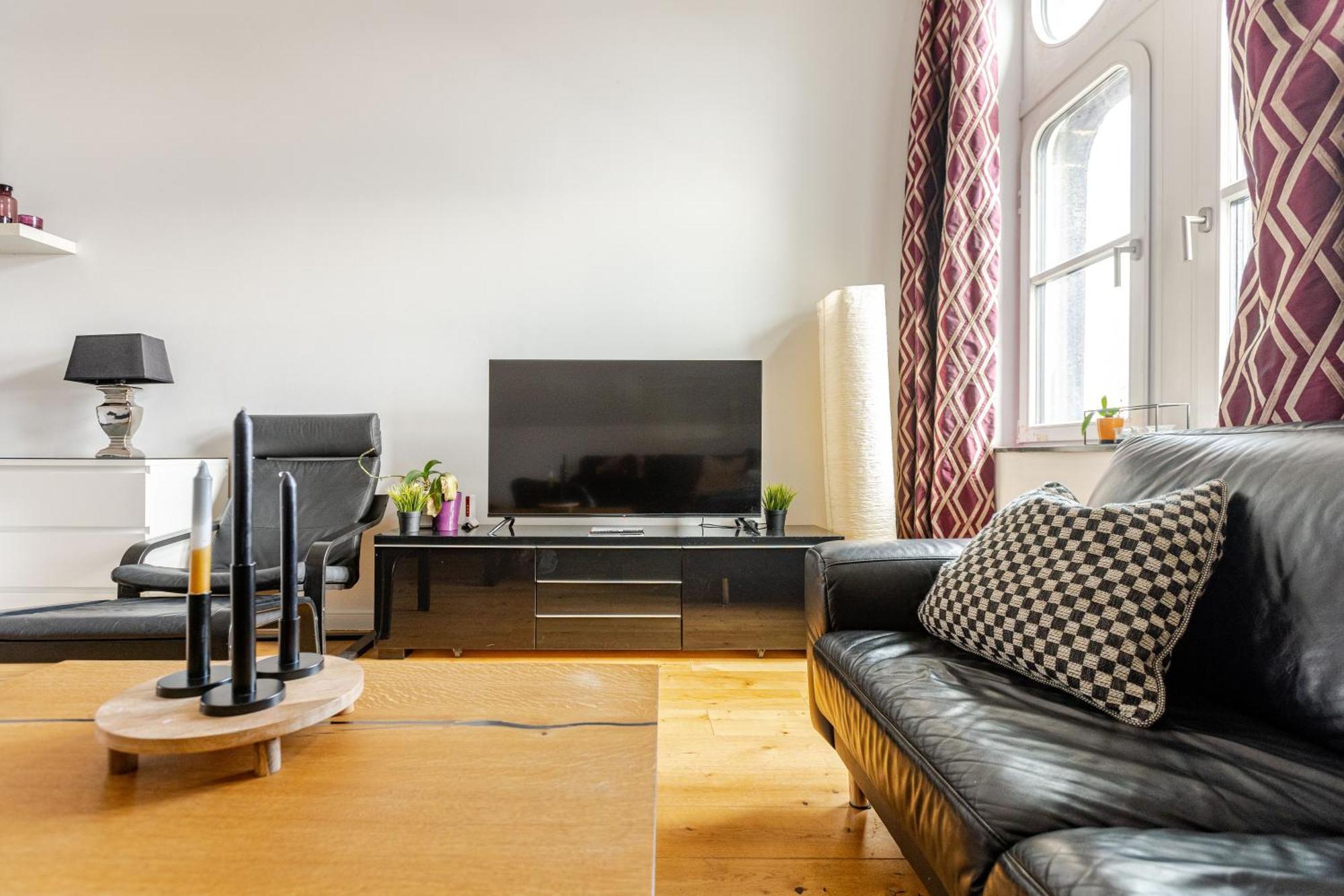 Apartment Wohnen Im Schloss - Alter Bahnhof Von *