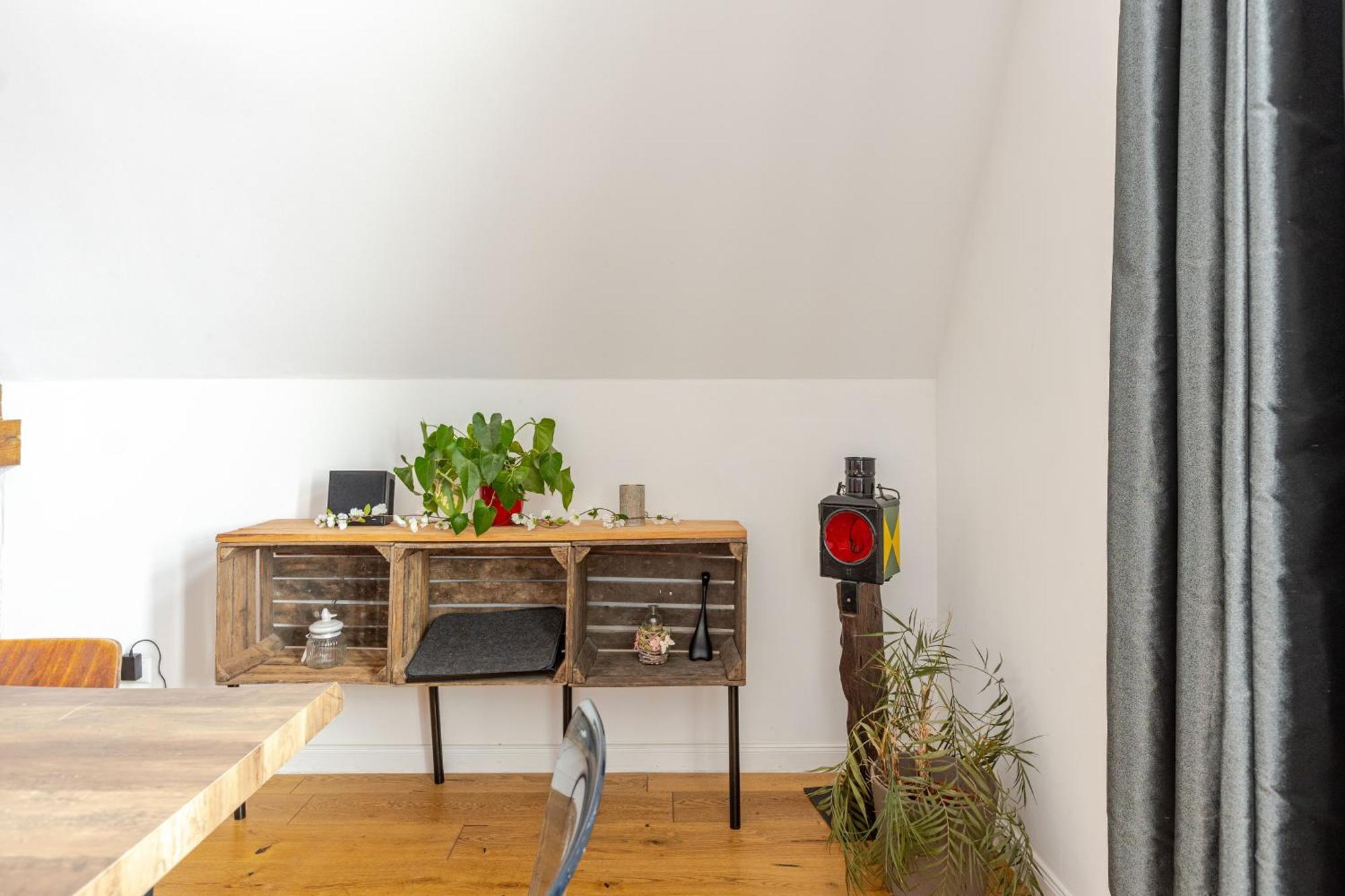 Apartment Wohnen Im Schloss - Alter Bahnhof Von *